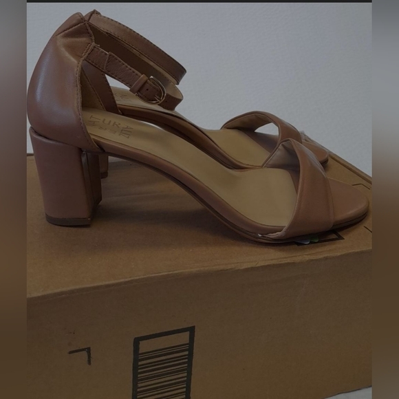 SIZE 10W Naturalizer Women's Vera Sandal - Picture 3 of 5